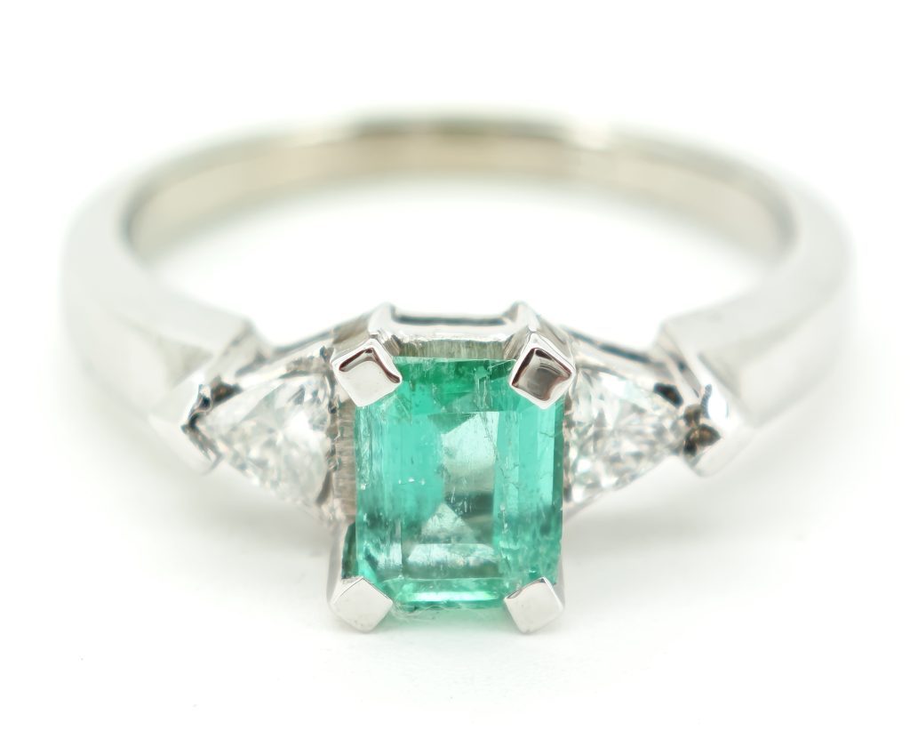inel smarald si diamante 1.09ct