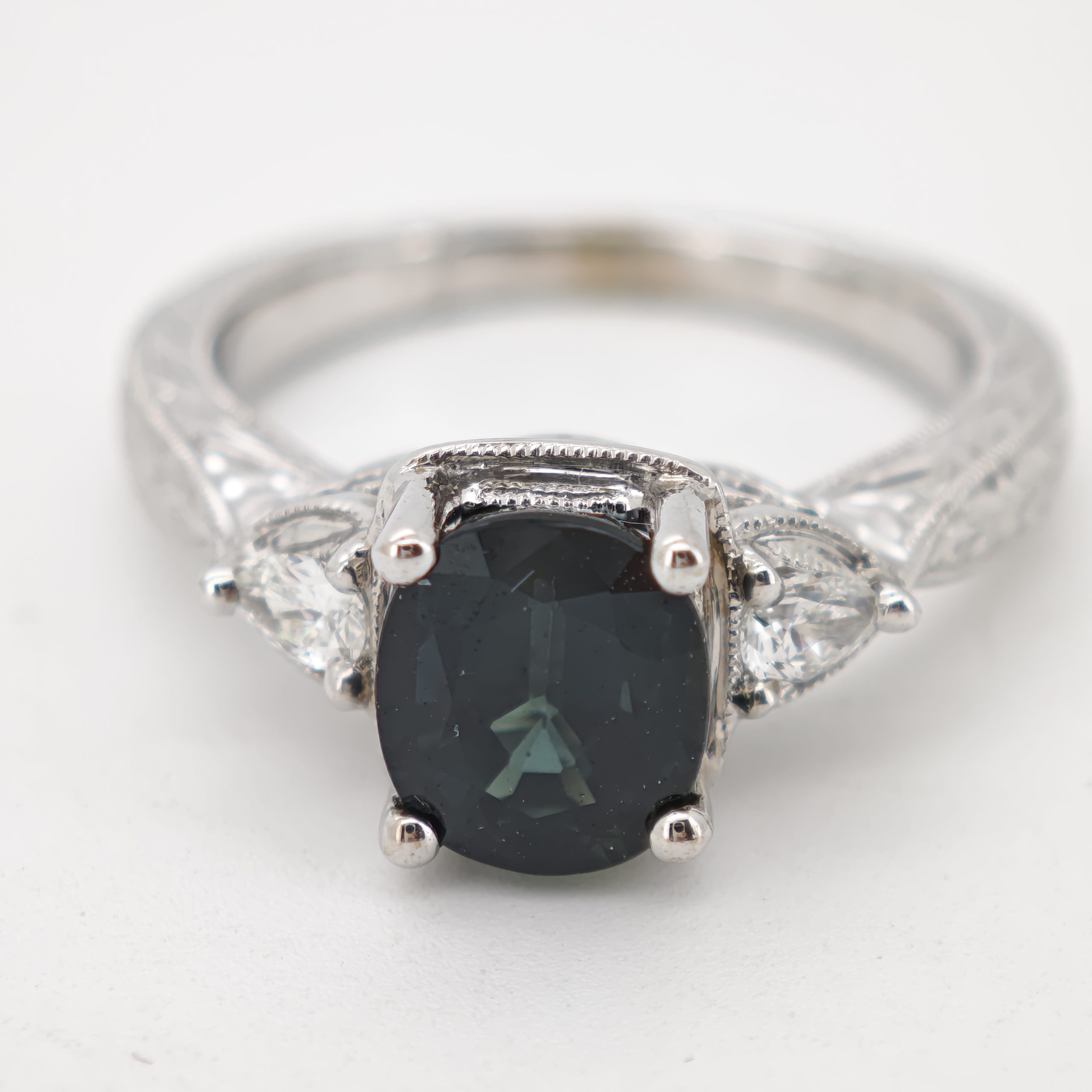inel aur 14k cu diamante si safir 2.57ct