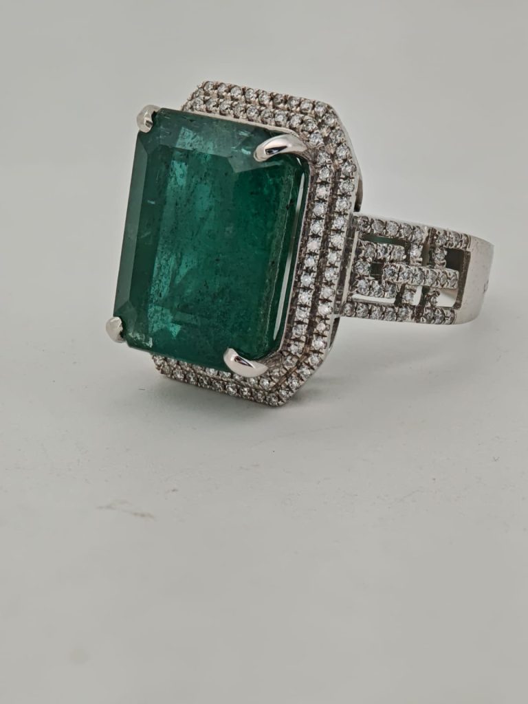 inel 14k cu smarald si diamante 15ct
