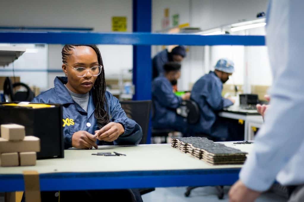 BME raises safety bar with high current detonator testing 4 The AXXIS Titanium EDD consists of an encapsulated electronic module with an electronic printed circuit board
