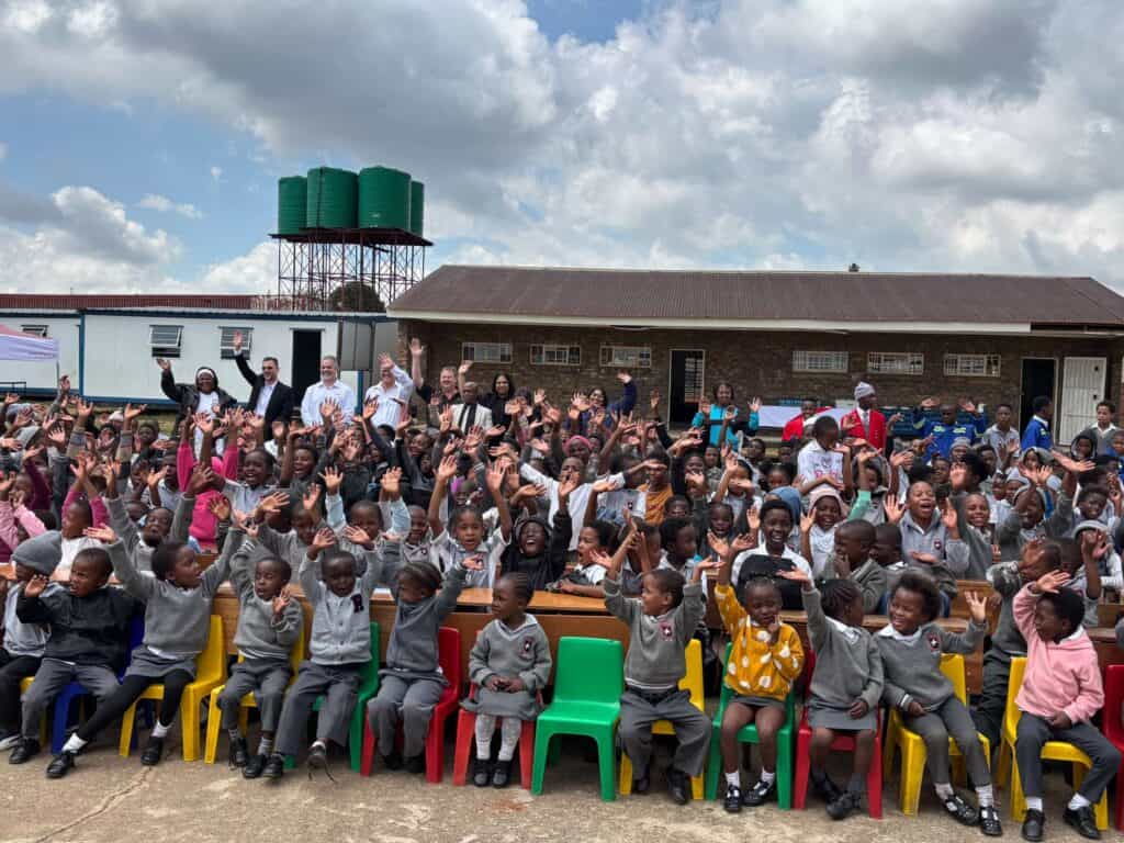 BME, Omnia Group, Omnia Agriculture, donate, CSI, mobile classroom, Fundisisa Combined School, Dryden, Mpumalanga.