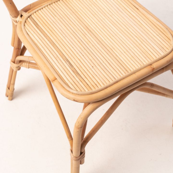Detalle del asiento de ratán de la silla Caty