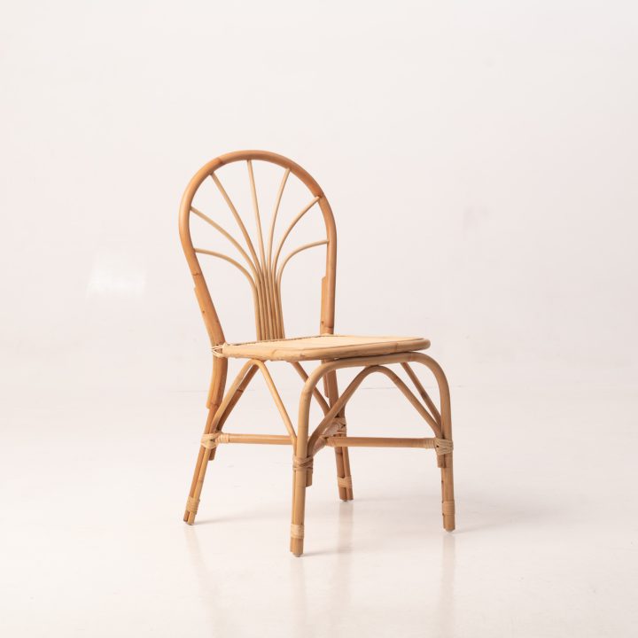 Silla de ratán Caty con respaldo en abanico