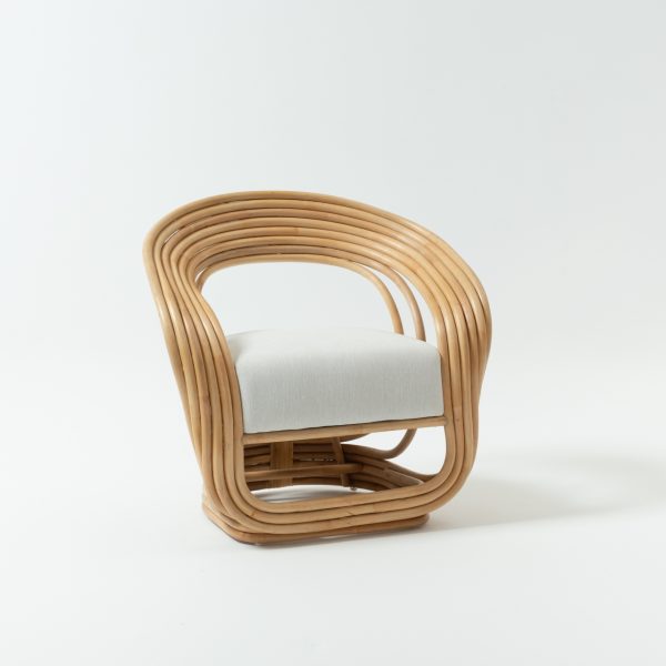 Sillón de ratán Lov, vista frontal