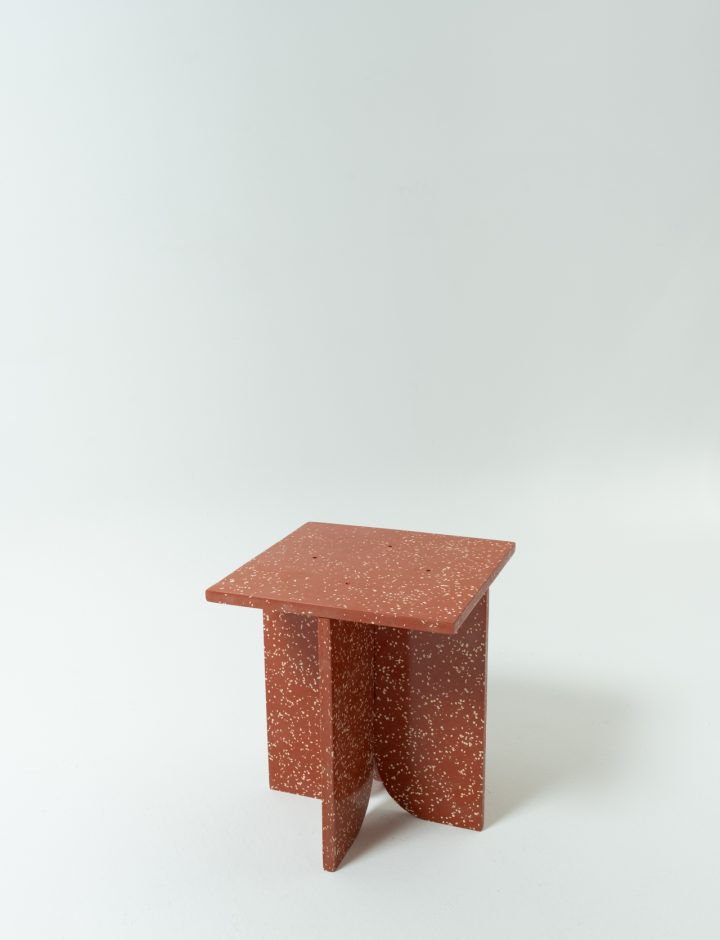 Mesa baja Wasteboom terracota de tres cuartos