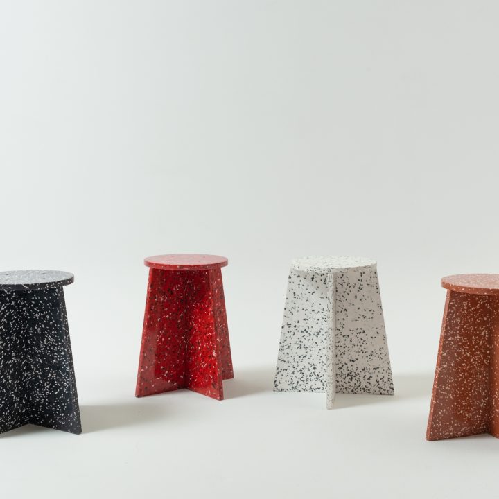 Taburetes bajos Wasteboom en negro, rojo, blanco y terracota