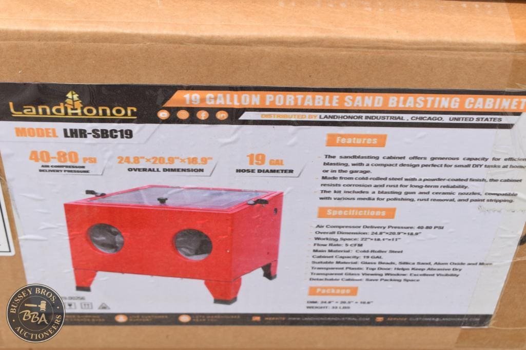 Portable 19-gallon sand blasting cabinet for industrial use.