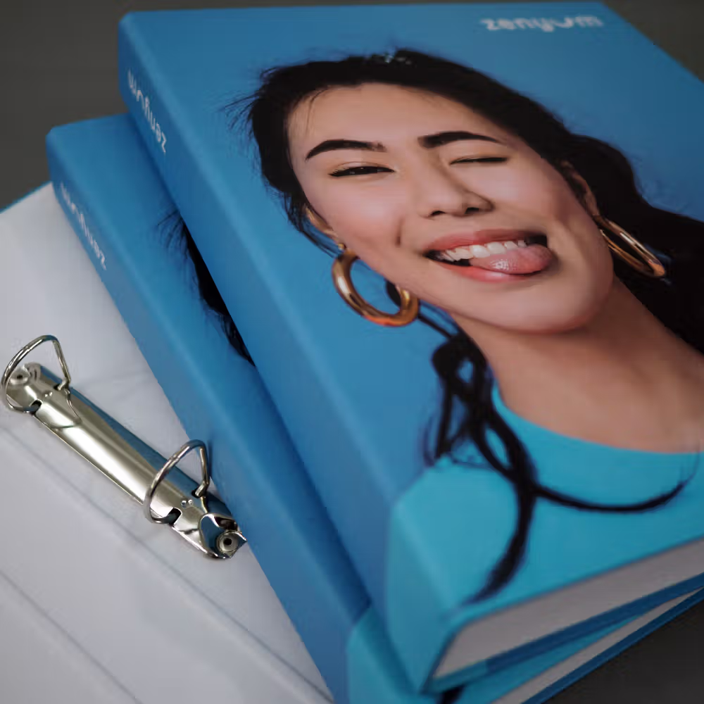 แฟ้มแข็งพิมพ์ลายโลโก้บริษัทสำหรับงานสัมมนาและองค์กร เช็คราคาทำแฟ้มแข็งผ่านระบบคำนวณราคาออนไลน์ฟรี สะดวก รวดเร็ว
