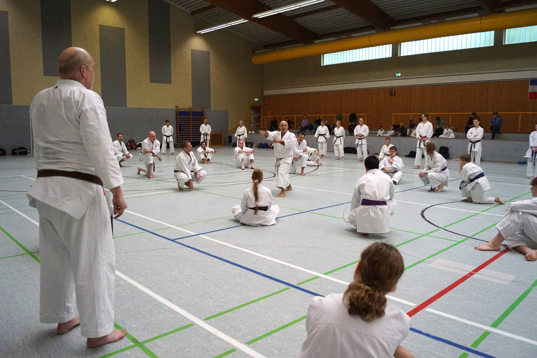 Karate-Training in Sporthalle