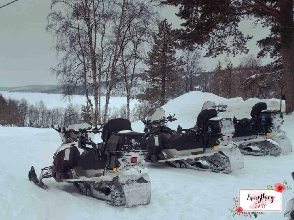 Kirkenes Snow Hotel: Snowmobile in the Arctic Lake