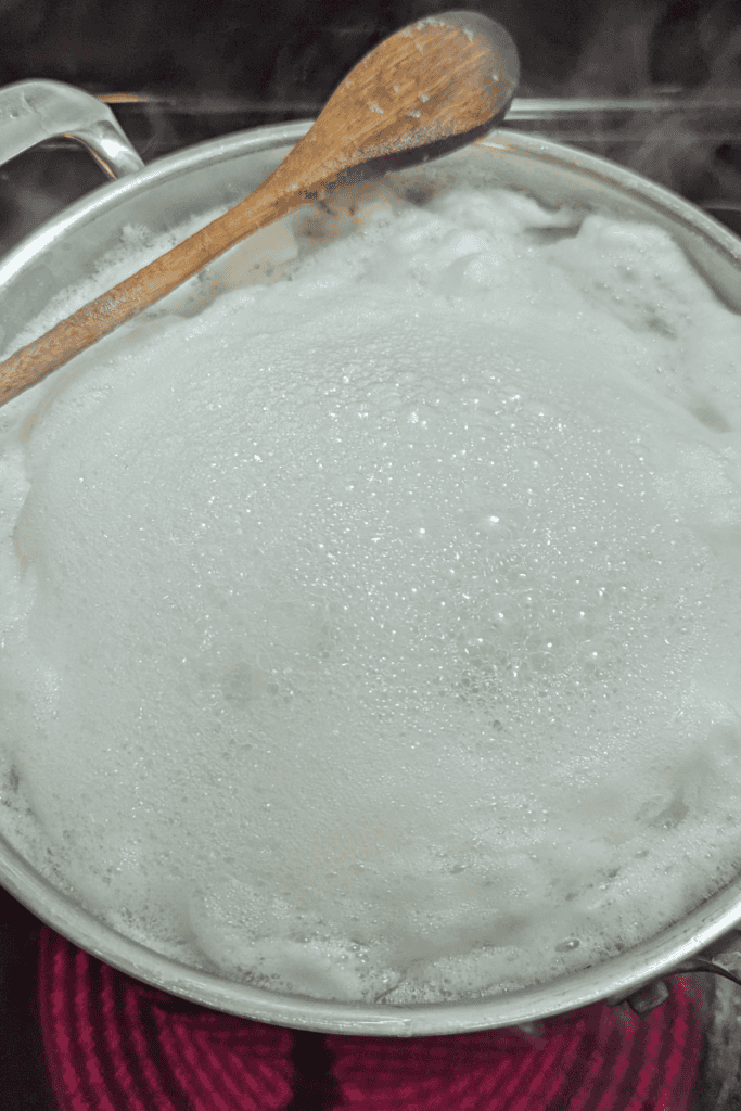 boiling potatoes foaming