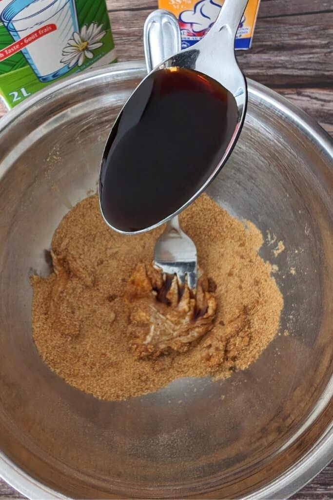 adding vanilla extract to ice cream base