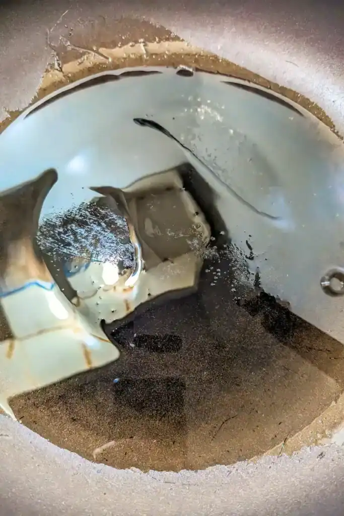 vegetable oil in frying pan