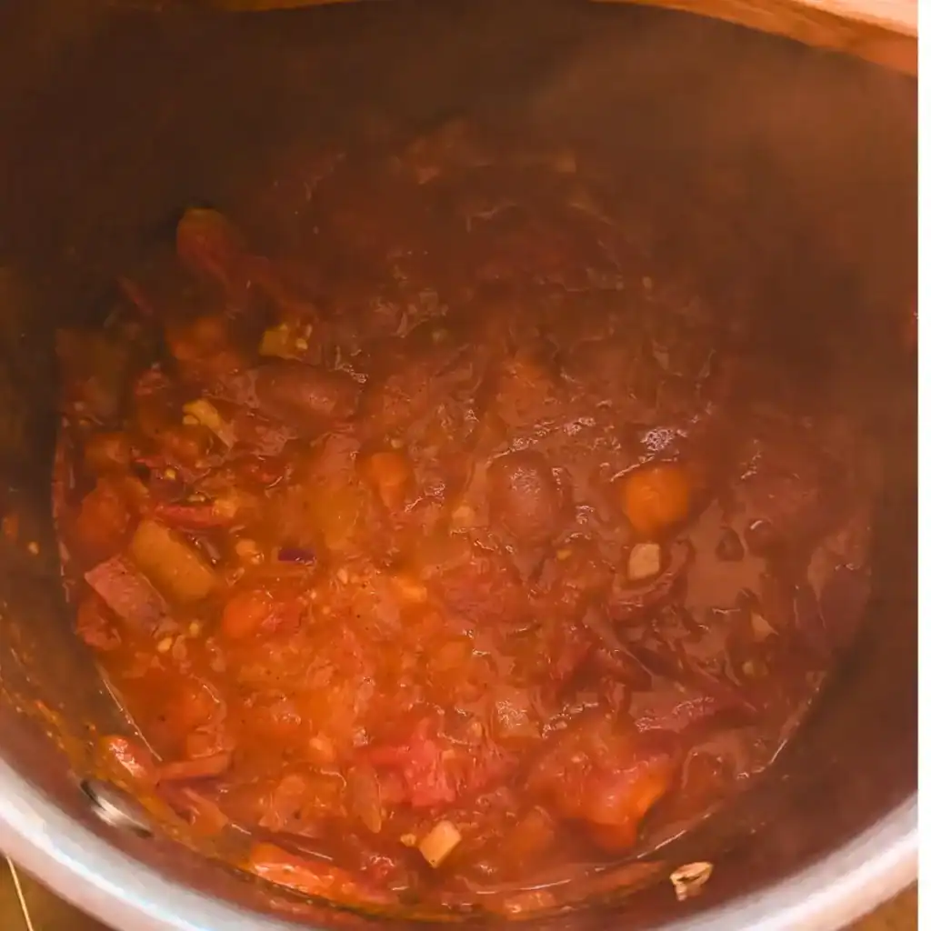 pot of sweet tomato onion chutney