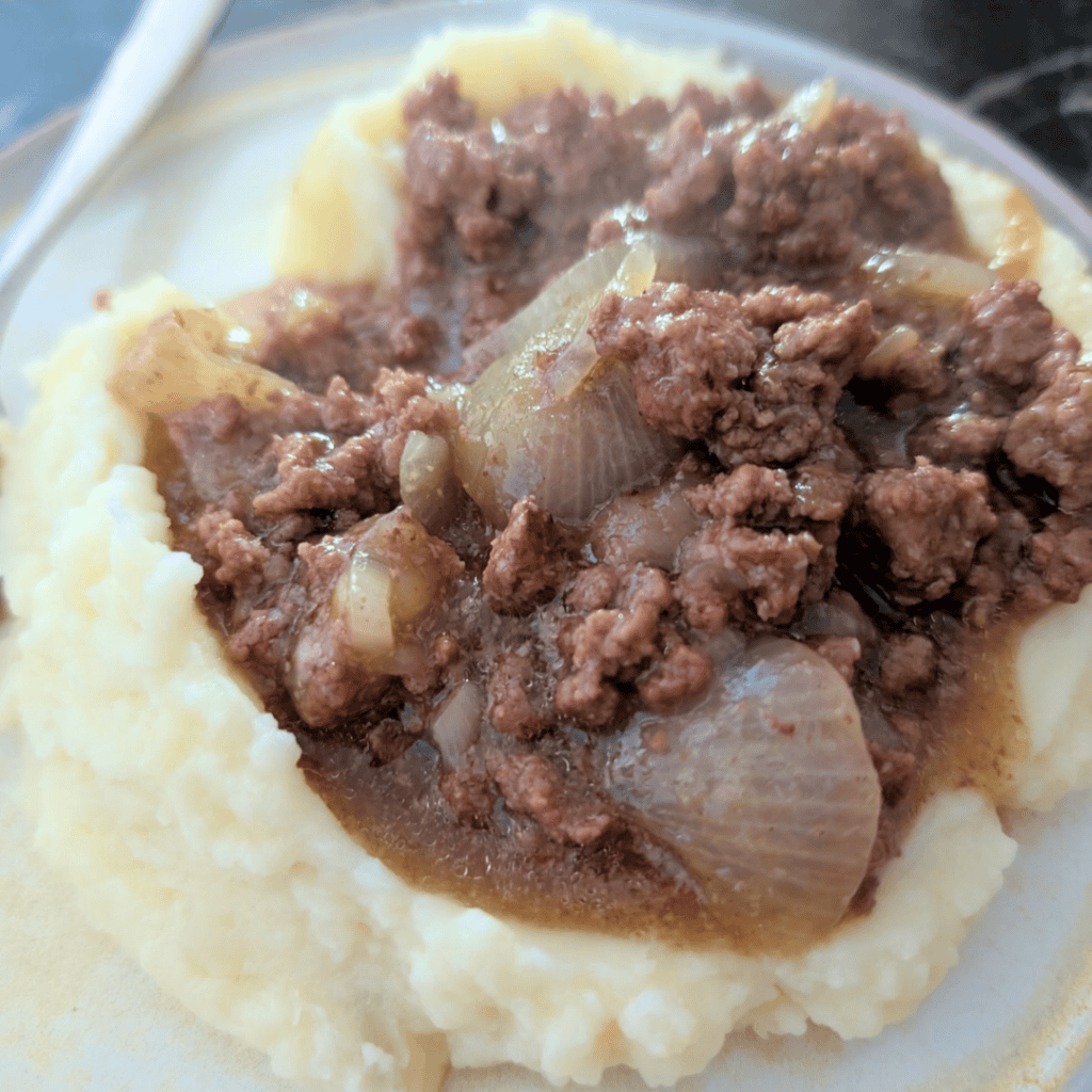 hamburger gravy on mashed potatoes (2)