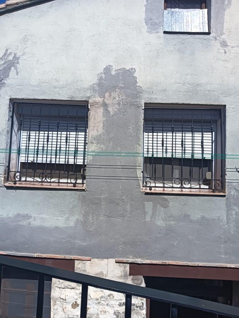 Rejas de seguridad para ventanas, instalación y reparación, cerrajería profesional Osfran.