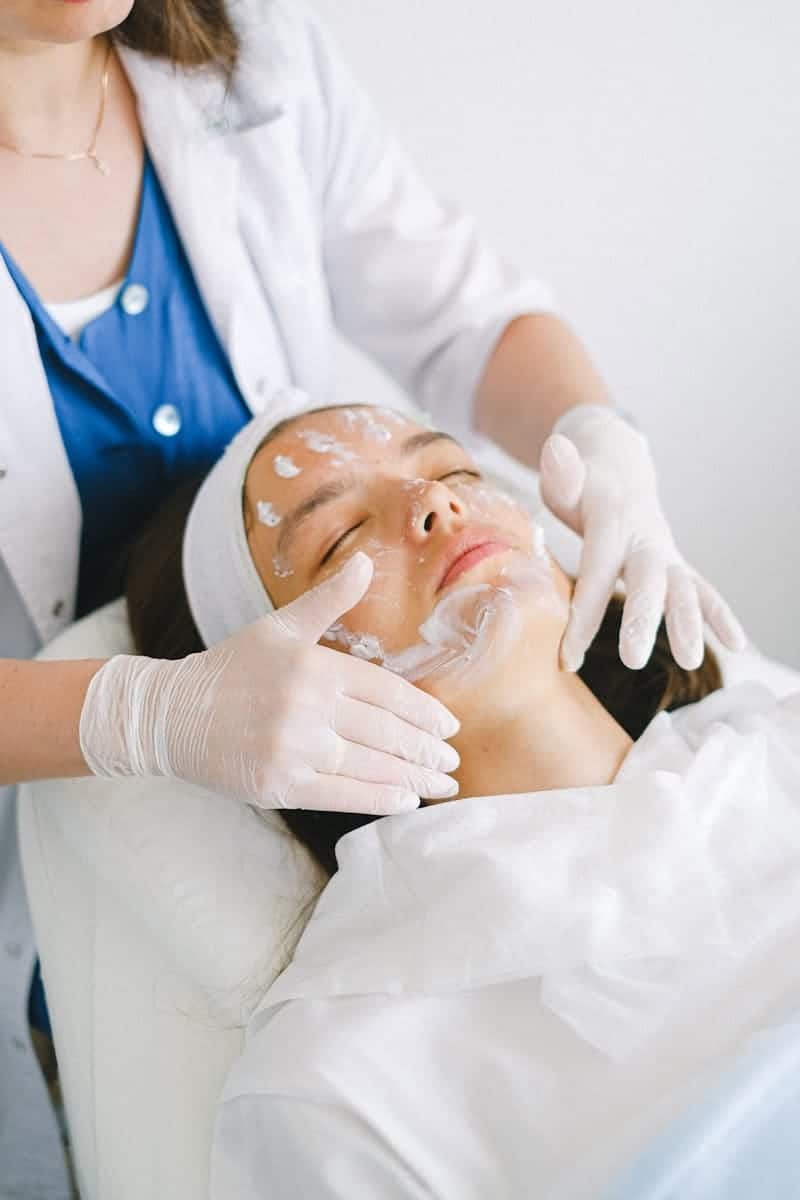Classic facial with steam and extractions, Cleopatra PMU Chantilly