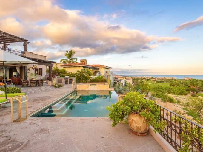 Luxurious House With Infinity Pool And Ocean View Overlooking Golf Course And Lush Greenery At Club Campestre, Mexico. Perfect For Relaxing And Enjoying Scenic Sunsets.
