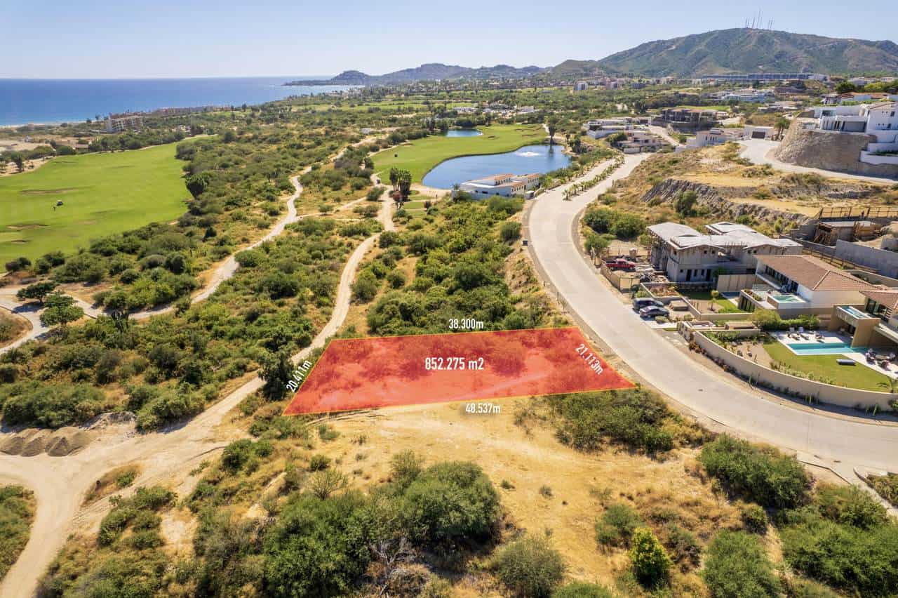 Lush Golf Course With Ocean View And A Plot Of Land For Sale, Emphasizing Premium Real Estate In Club Campestre.