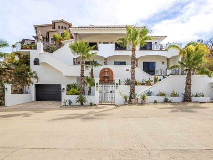 Club Campestre Villa With Ocean View And Lush Landscaping, Perfect For Luxury Living And Golf Enthusiasts.