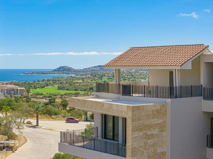 Club Campestre Ocean View Condo With Spacious Balcony Overlooking The Golf Course And Coastline. Perfect For Relaxing And Enjoying Scenic Vistas.