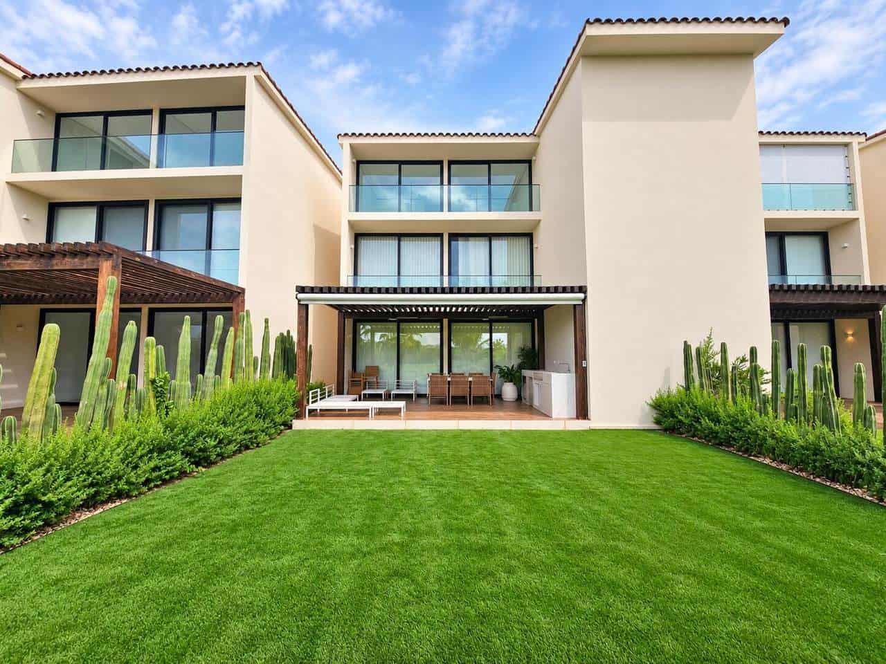 Club Campestre Condo With Lush Garden And Modern Design In San José Del Cabo.