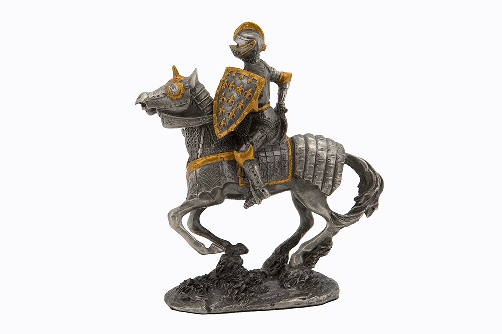 Dal Rossi Pewter KNIGHT SERIES-HOLDING AX IN RIGHT