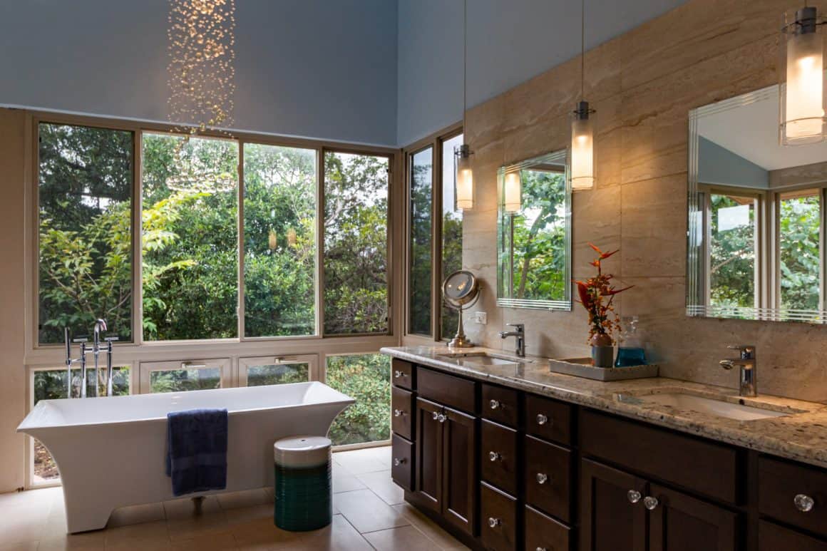 Glamorous bathroom design