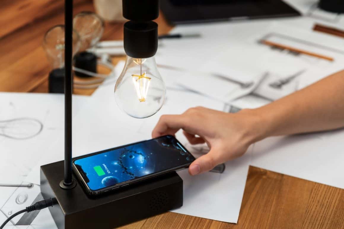 Gifts for Gadget Lovers: Gravita, the Levitating Lamp Gifts for Gadget Lovers: Gravita, the Levitating Lamp