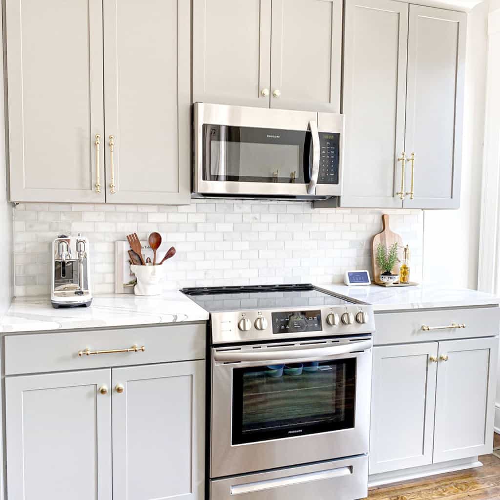 Why Every Mum Needs a Microwave at Home