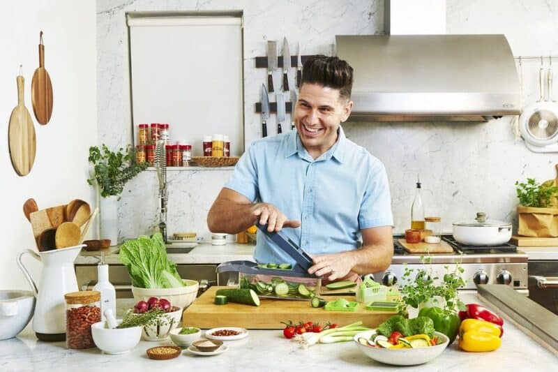 Thoroughly clean your vegetables and salad: