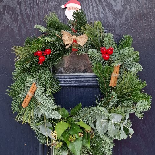How to make a Christmas Wreath