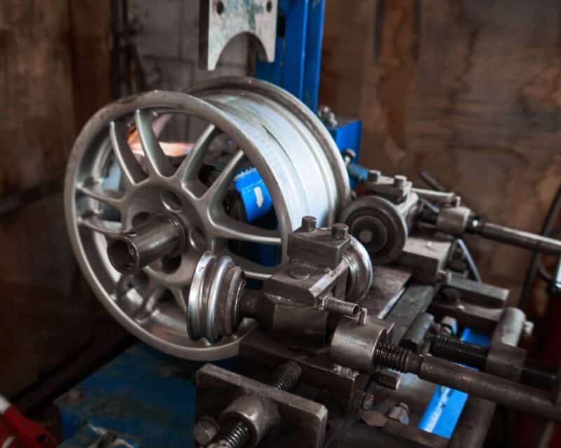 Alloy wheel repair Alloy wheel repair