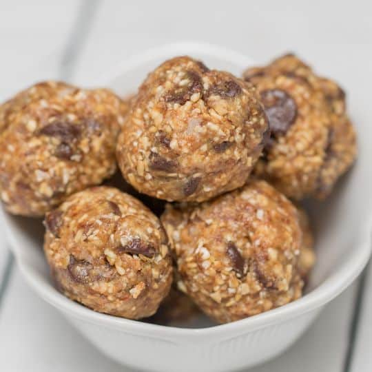 Carob energy bites