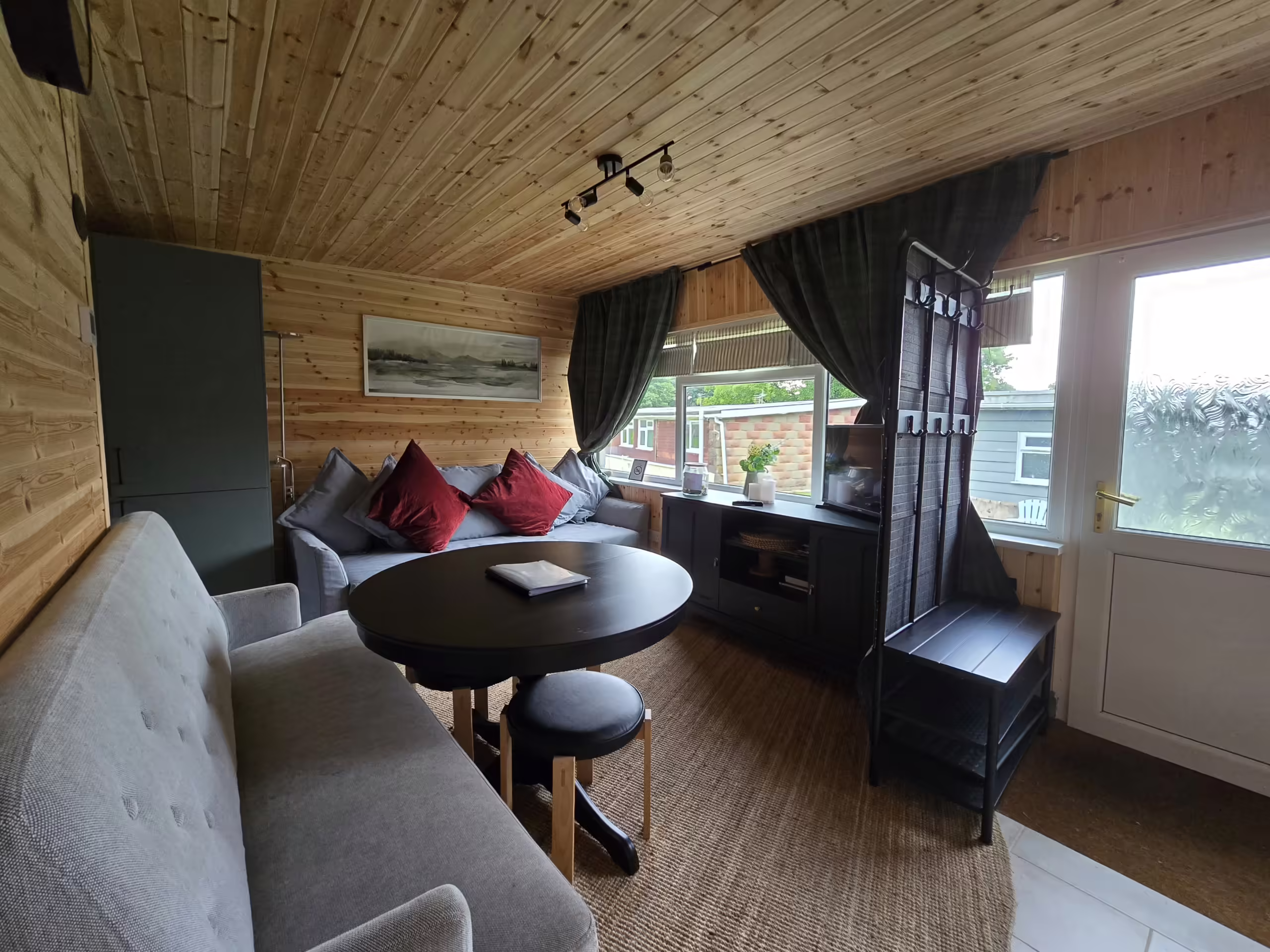 18 Bucklands