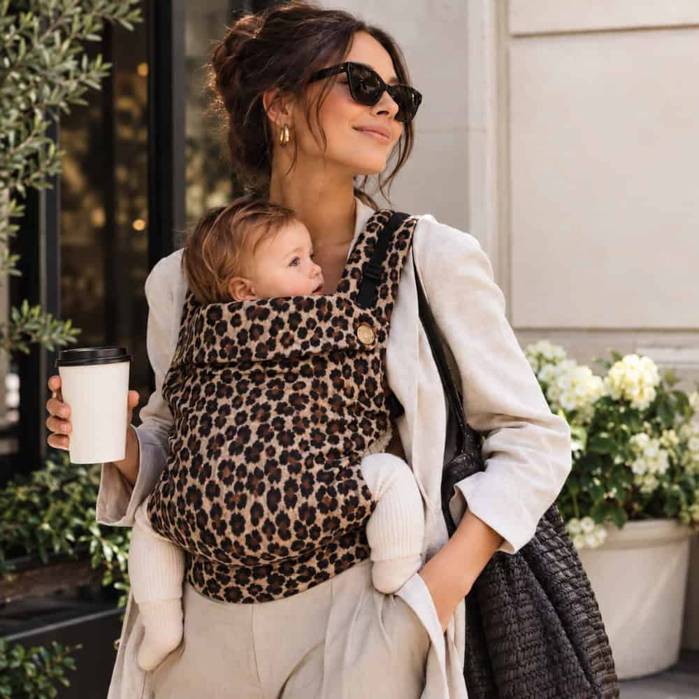 How babywearing blends style