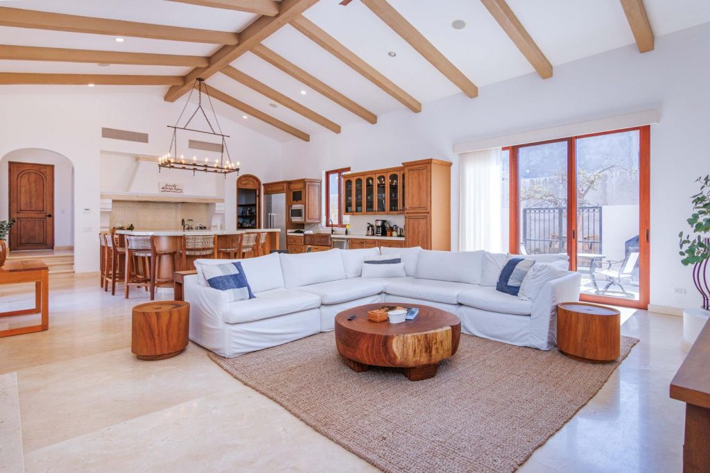Beach Estates 35, Diamante – Homes For Sale In Diamante Beach Estates 35, Beach Estates, Diamante: Living Room