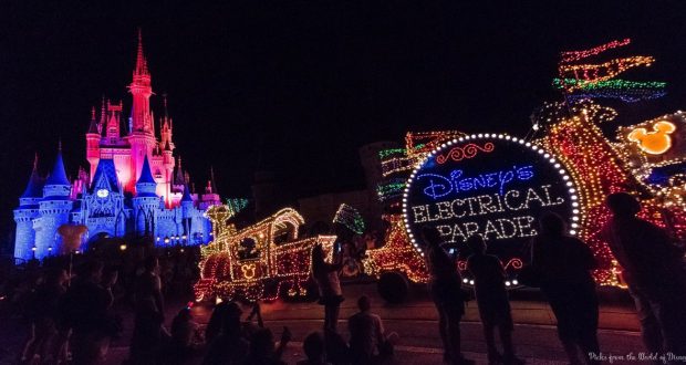 Castle_ElectricalParade