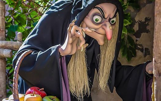 seven-dwarfs-witch