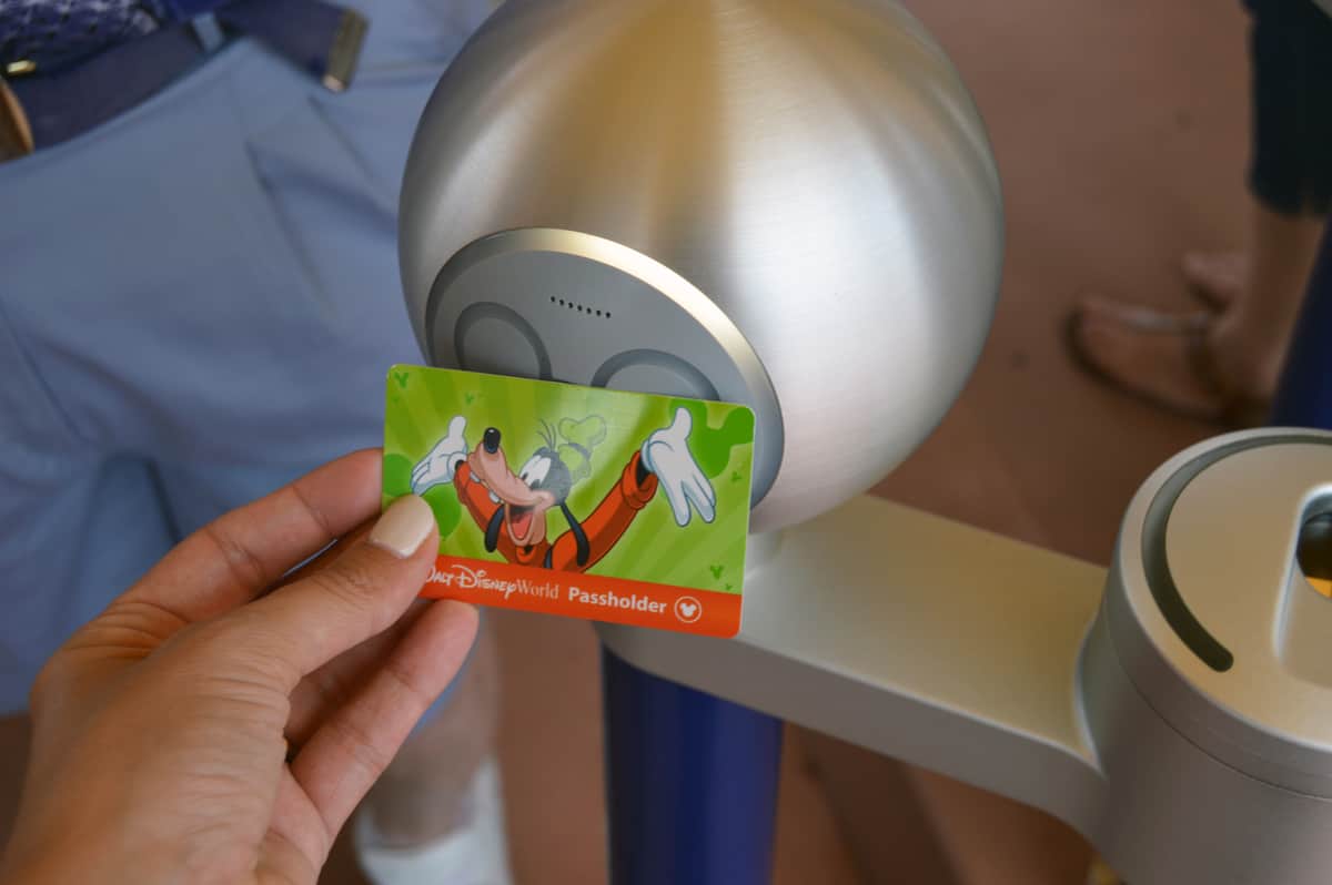 EPCOT Paasholder