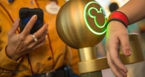 magic-band-entrance-gate