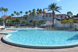 grand-floridian-courtyard-pool