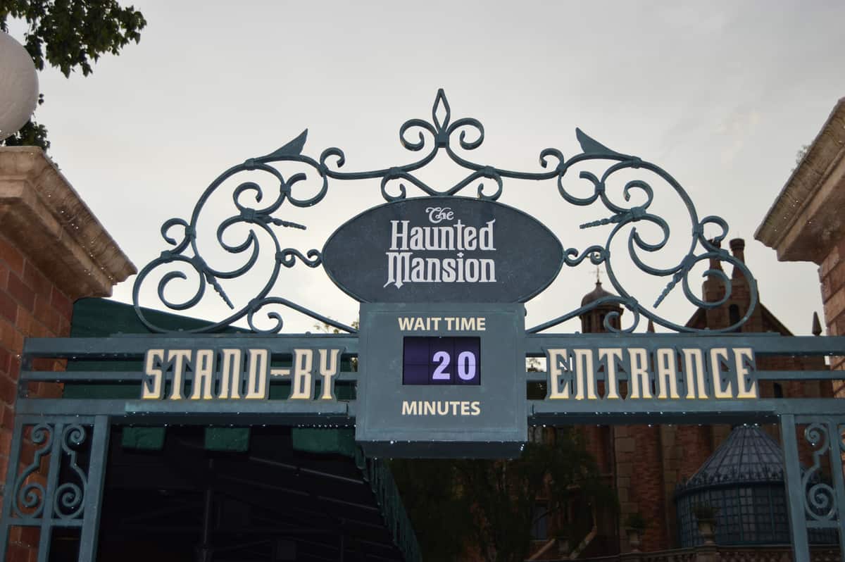 haunted-mansion-entrance-standby