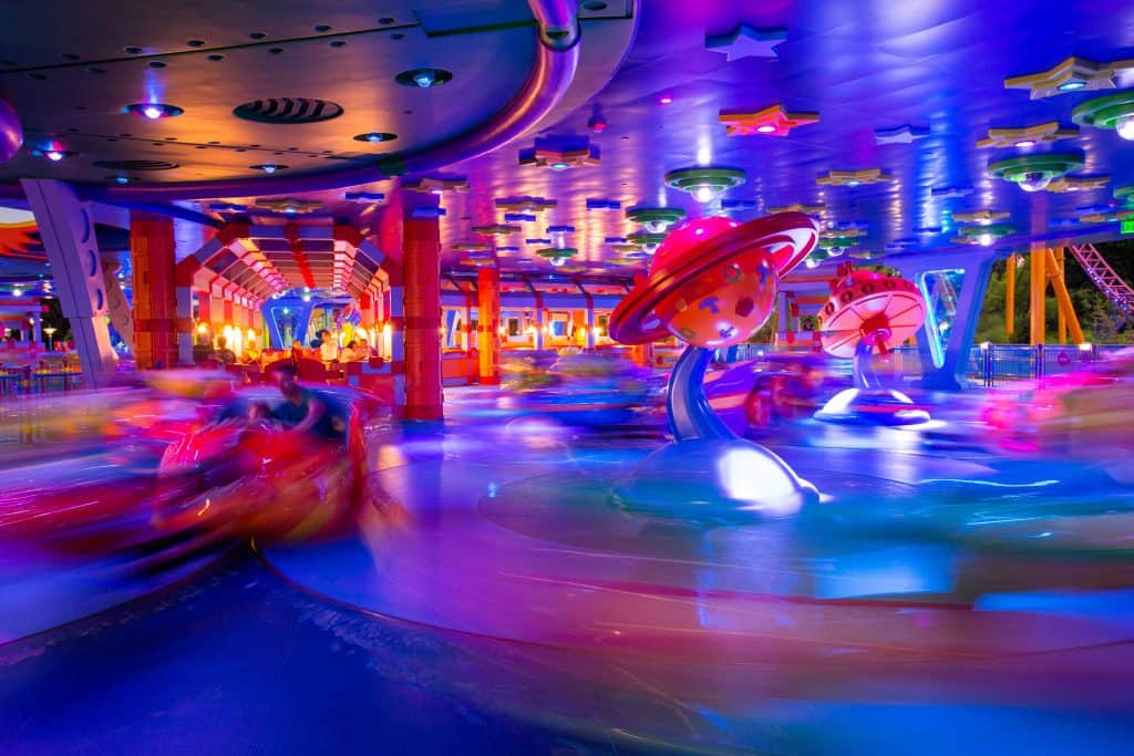 alien-swirling-saucers
