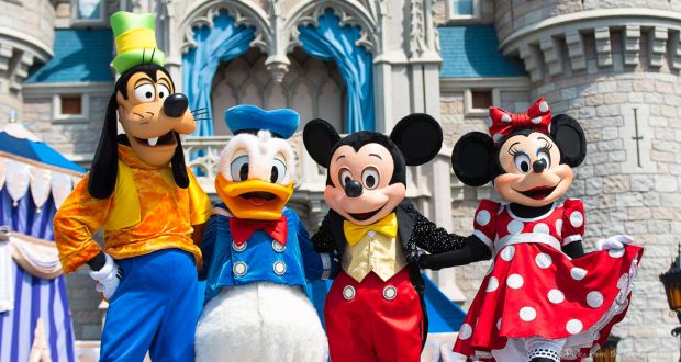 Goofy, Donald, Mickey, Minnie
