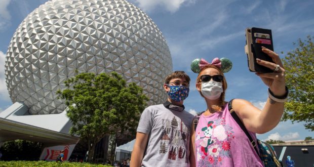 mask-covid-epcot