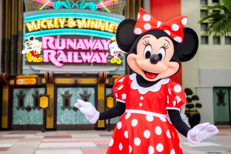 minnie-front-of-runaway-railway