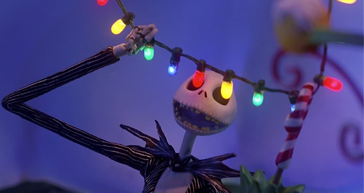 jack-skellington looking at lights