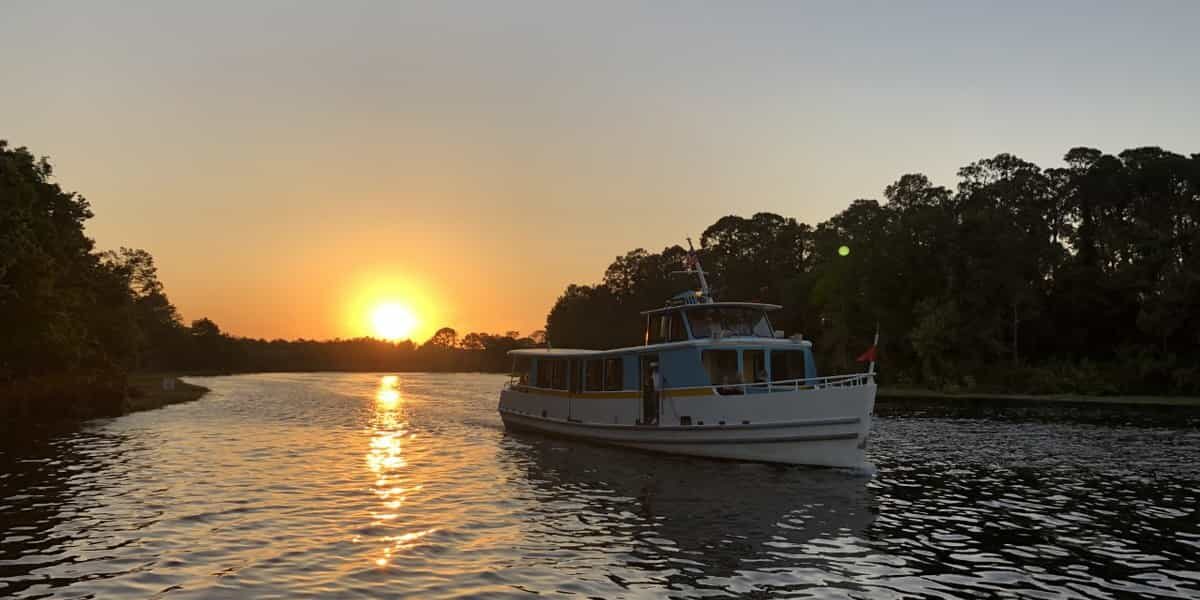 bay-lake-sunset
