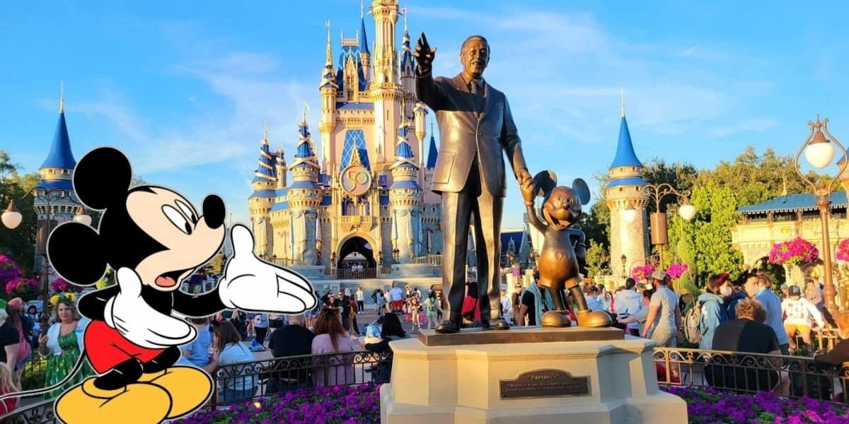 disney-world-magic-kingdom-mickey